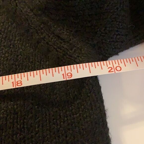 olivaceous long sleeve black sweater V-neck polyester fabric sz med rolled hem - Picture 9 of 10